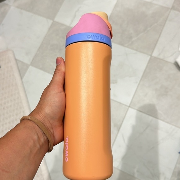 Owala 24oz FreeSip Stainless Steel Water Bottle -
 (Tangy Tango) NEW - Picture 5 of 5